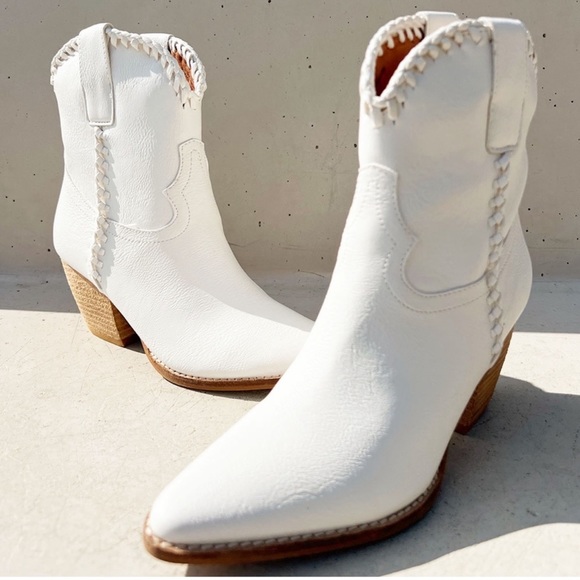 NEW Western Cowboy Whipstitched Ankle Boots
Pointy Toe Block Heel Distress White - Picture 4 of 16